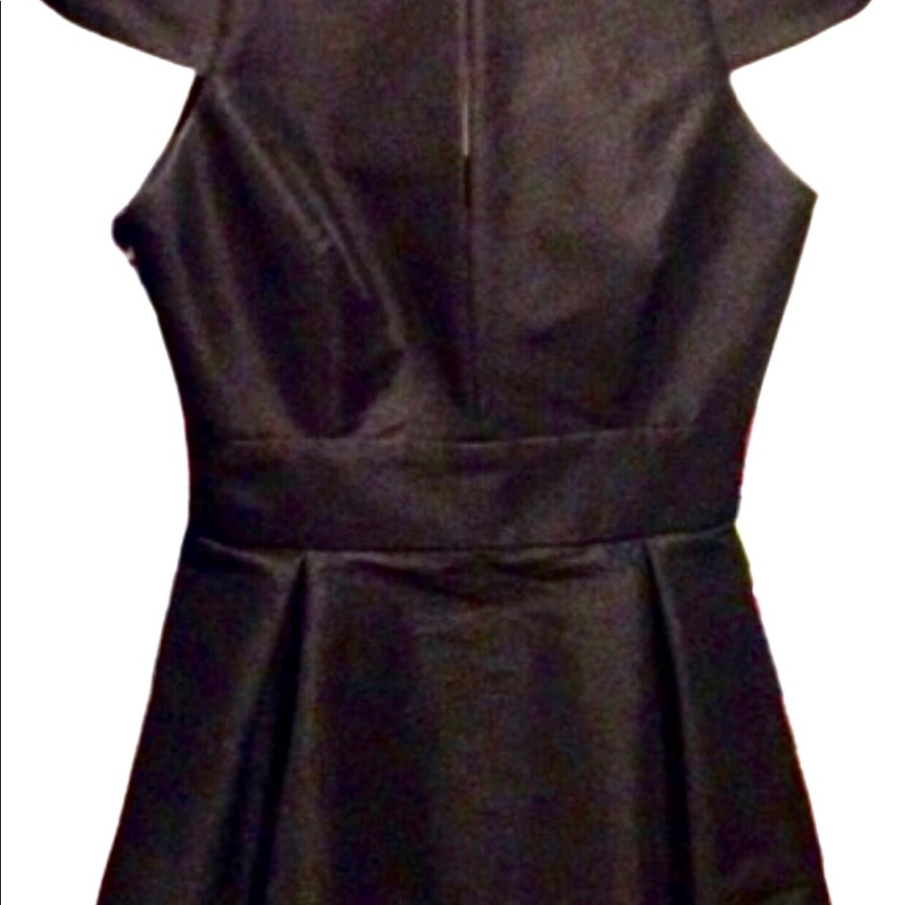 BLACK BACKLESS WONDER DRESS! - Picture 8 of 8